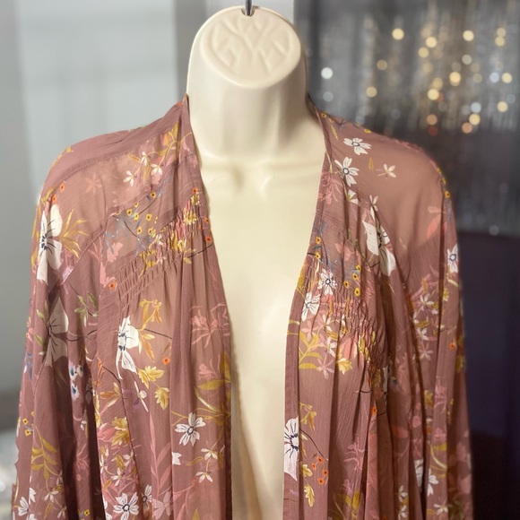 NWOT Tularosa “Prima” Pink Floral Kimono XS - Picture 6 of 8